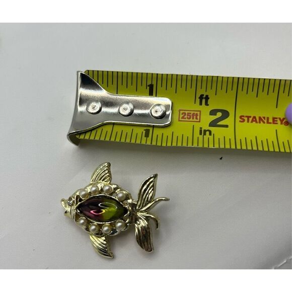 Lot of Four Vintage Goldtone Brooches - Picture 13 of 13